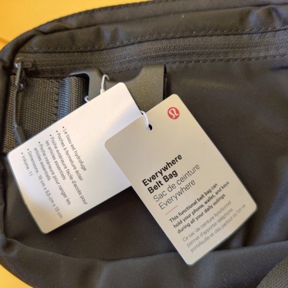NWT Lululemon Everywhere Belt Bag BLACK Rare Original OG Version Classic EBB 1L - Picture 11 of 12